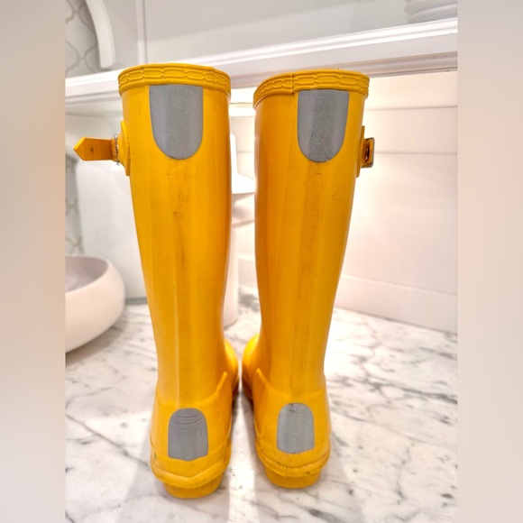 Iconic Hunter Kids' Bright Yellow Rain Boots - Picture 3 of 7